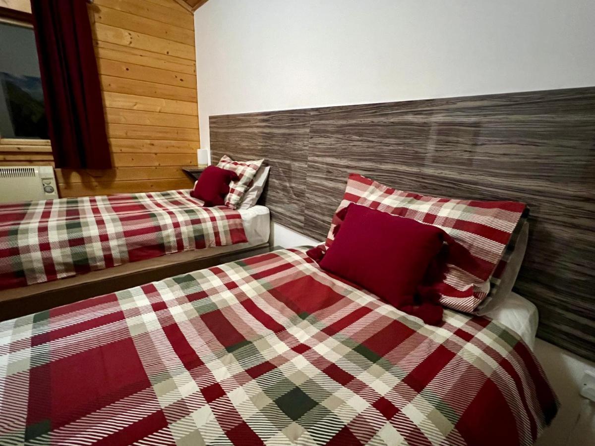 Tufty Lodge, Lake Pochard Lodge 9 South Cerney Dış mekan fotoğraf