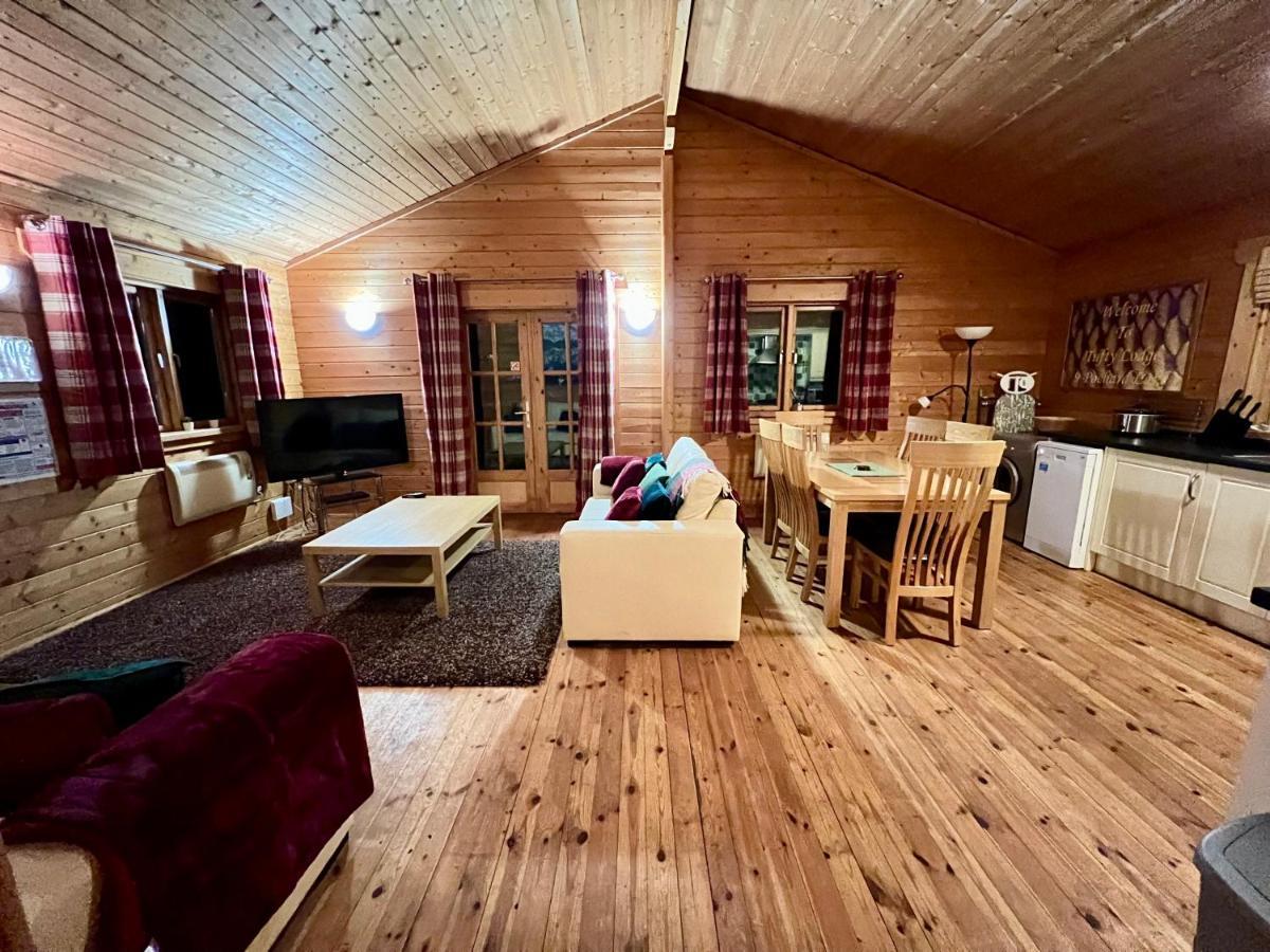 Tufty Lodge, Lake Pochard Lodge 9 South Cerney Dış mekan fotoğraf