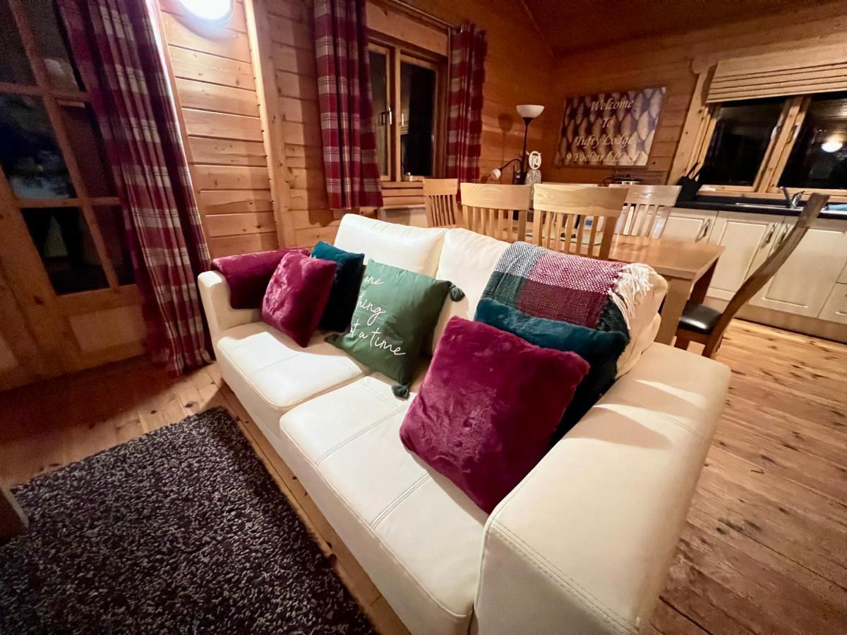 Tufty Lodge, Lake Pochard Lodge 9 South Cerney Dış mekan fotoğraf
