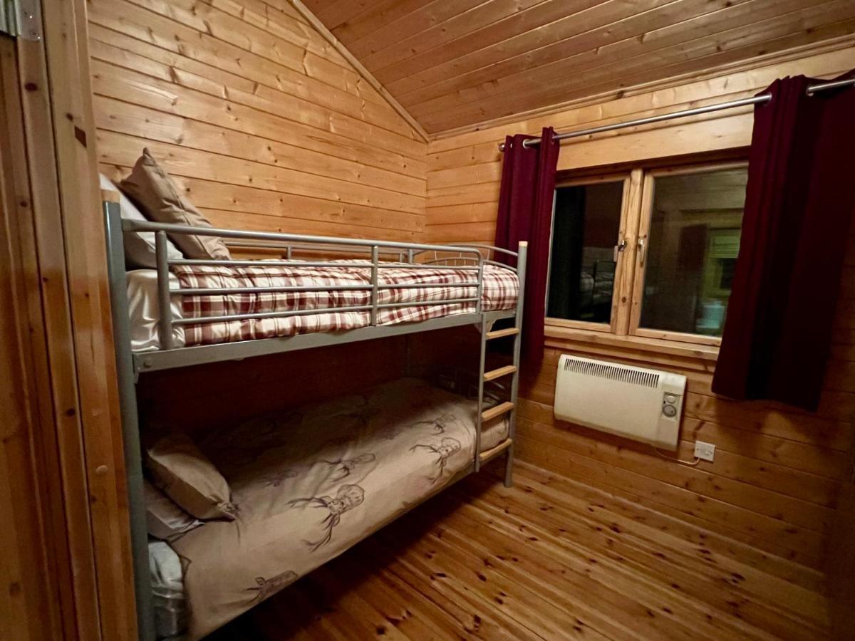 Tufty Lodge, Lake Pochard Lodge 9 South Cerney Dış mekan fotoğraf