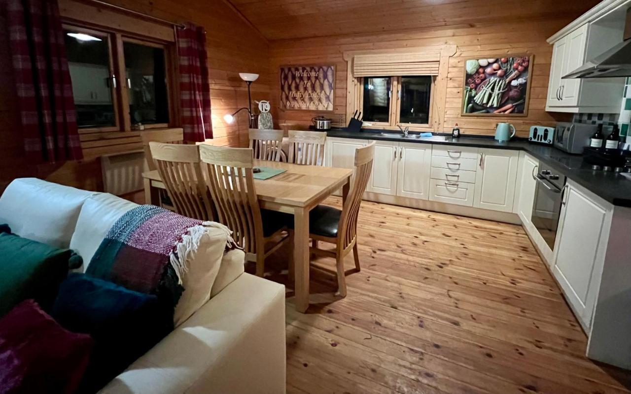 Tufty Lodge, Lake Pochard Lodge 9 South Cerney Dış mekan fotoğraf
